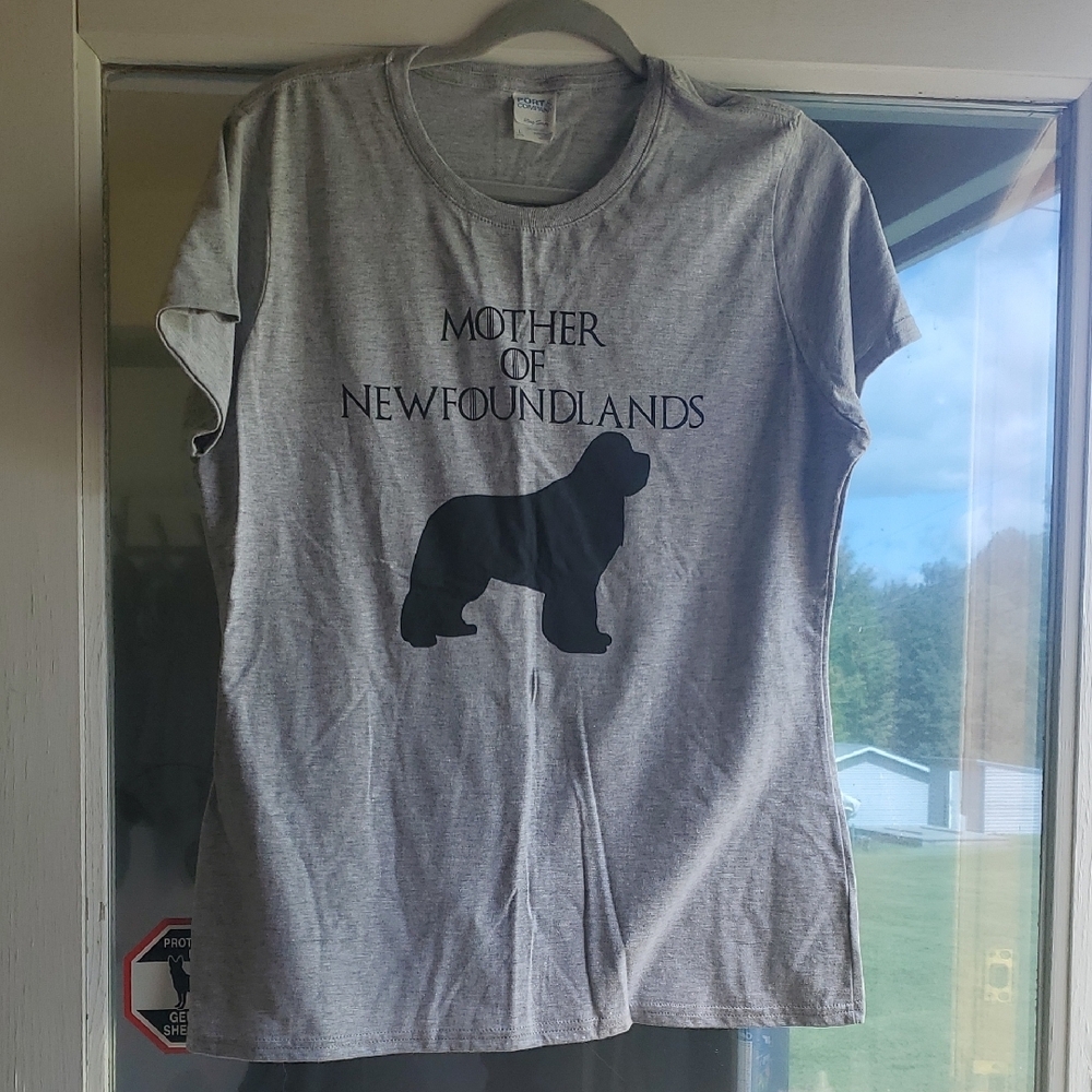 Gray T-Shirt with Newfoundland Dog Print